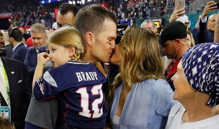 Το τρυφερό φιλί της Gisele στον σύζυγό της μετά το Super Bowl που κάνει το γύρο του διαδικτύου